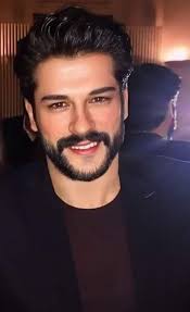 Buona serata a tutte ❤ KEMAL Burak Ozcivit semplicemente un' amore in tutto  🥰😍❤💖💕❤🥰😍 buona notte a domani 💕