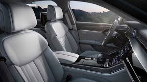 Eski a3 sedan ile yenisinin en bariz şekilde ayrıldığı nokta ise bekleyeceğiniz gibi iç mekân olmuş. New Armored Audi A8 L Model Introduced