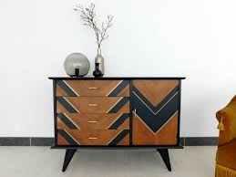 Commode Vintage Relookee Graphique Chic Bleu Encre Et Palissandre Commode Vintage Graphique Relooke Diy Sca Mobilier Bleu Mobilier De Salon Petit Buffet