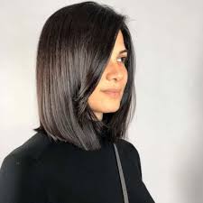 It frames your face beautifully, delivers a flattering shape, adds volume, and looks neat at all times. 38 Medium Length Hairstyles And Haircuts For 2021