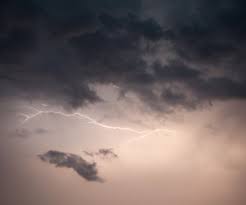 Vor starkem gewitter wird gewarnt, sobald begleiterscheinungen wie sturmböen, schwere treten die gewitter in verbindung mit hagelschlag, extrem heftigem starkregen oder extremen orkanböen auf, wird vor extremem unwetter gewarnt. Warnung Vor Starkem Gewitter Im Sudwesten Proplanta De