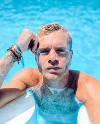 H O M E 🖤 ∘ ∘ ∘ #love #fashion #like4like #art #friends #nature #fun  #style #instalike #chanel #lifestyleblogger #life #photography #photo #gay  #inspiration #gay #homo #mode #instagay #dior #blogger #lifestyle  #gayfrance #influencer #influenceur ...