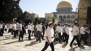 الأربعاء 23 رمضان 1442 هـ الموافق 05 مايو 2021 بتوقيت القدس المحتلة. Ø§Ø´ØªØ¨Ø§ÙƒØ§Øª ÙÙŠ Ø§Ù„Ù…Ø³Ø¬Ø¯ Ø§Ù„Ø£Ù‚ØµÙ‰ Ø¨Ø¹Ø¯ Ø¯Ø®ÙˆÙ„ ÙŠÙ‡ÙˆØ¯ Ø¥Ù„Ù‰ Ø¨Ø§Ø­ØªÙ‡ Ø£Ø®Ø¨Ø§Ø± Dw Ø¹Ø±Ø¨ÙŠØ© Ø£Ø®Ø¨Ø§Ø± Ø¹Ø§Ø¬Ù„Ø© ÙˆÙˆØ¬Ù‡Ø§Øª Ù†Ø¸Ø± Ù…Ù† Ø¬Ù…ÙŠØ¹ Ø£Ù†Ø­Ø§Ø¡ Ø§Ù„Ø¹Ø§Ù„Ù… Dw 02 06 2019