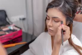 What Is A Good Starting Salary For A Hair Stylist? - Zippia