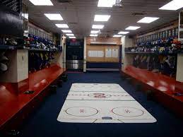 This stream works on all devices including pcs, iphones, android, tablets and play stations so you can watch wherever you are. Vestiaire Du Canadien De Montreal Basketball Court Basketball
