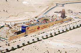 يتميز نمط المعيشة في دبي لاند بالرقي والتناغم مع تنوّعها الديموغرافي، إذ لن يشعر أي من سكانها بالغربة لما تضمه من مرافق وخدمات مناسبة لجميع الجنسيات. Ø¯Ø¨Ù‰ Ù„Ø§Ù†Ø¯ ÙˆÙŠÙƒÙŠØ¨ÙŠØ¯ÙŠØ§