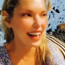 Sara Lomas (@vickylomp)