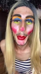 Encuentra a Hugo: Comedia y Humor en Tiktok