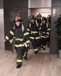 Pin By Roxinaaa On Station 19 Girl Firefighter Female Firefighter Station