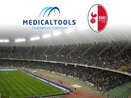 Il patron del napoli ieri ha rilevato il titolo notizie calcio. Medical Tools Partnership Con As Bari Calcio Medicaltools