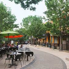 Ashland sitting at the base of the siskiyou mountains. 5 Best Cities To Visit In Oregon Acme Suites Vacation Rentals