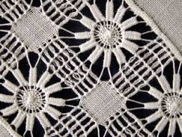 Maison De La Broderie Cilaos Ile De La Reunion Broderie Broderie Point De Croix Fil Tire