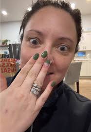 There’s no lumps. I like the color and they actually stay on. LOVE IT!!  #diymanicure #athomenails #dippowdernails #nailsathome