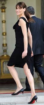 Both men and women powdered their hairstyles of the 1750s were generally small and close to the head. Want To Look As Chic As A French Woman Stop Washing Your Hair And Other Quirky Style Tips They D Rather Keep Secret Daily Mail Online