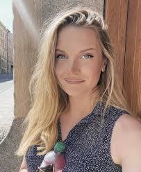 Penelope Myers's Instagram, Twitter & Facebook