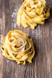 Zweierlei Selbstgemachte Nudeln Mit Dem Pastamaker Glutenfrei Und Vegan Rezept Pastamaker Vegane Nudeln Gesunde Nudeln