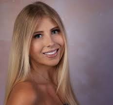 Lesley Leo's Instagram, Twitter & Facebook