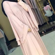 Thasneem Khan Adli Kullanicinin Dress Fashion Panosundaki Pin Basortusu Modasi Islami Giyim Abaya Tarzi