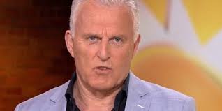 Een noodzakelijke schakel in de justitieketen. Zoveel Verdient Peter R De Vries Per Aflevering Op Televisie Pure Luxe