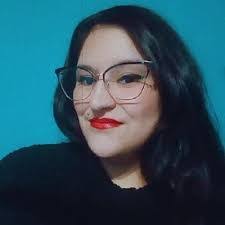 Kellie Pope's Instagram, Twitter & Facebook