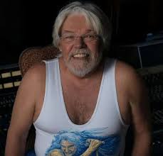 I was told that I don't have any older people as a fans supporting me from  🇨🇦🇺🇸