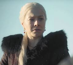 Rhaenyra's shoulder (@DeanerysStormb2)