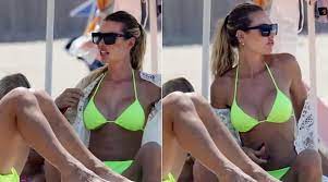 Oggi ilary blasi appare più in forma che mai nonostante il parto. Espressione Molti Dose Ilary Blasi Bikini Sega Concentrazione Biancheria