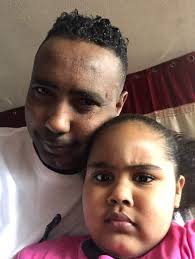 كشف العميد جمال بن حبيب القريشي مدير عام التحريات والتحقيقات الجنائية بشرطة عمان السلطانية أن حسابات عدد من مشاهير وسائل التواصل الاجتماعي كانت سببا في وقوع ضحايا للتداول. Ø£Ø¨Ø±Ø² Ù…Ø´Ø§Ù‡ÙŠØ± Ø§Ù„Ø³ÙˆØ´ÙŠØ§Ù„ Ù…ÙŠØ¯ÙŠØ§ ÙŠØ­ÙƒÙŠ ØªØ¬Ø±Ø¨ØªÙ‡ Ù…Ø¹ Ø§Ù„Ø¥ØµØ§Ø¨Ø© Ø¨Ù€ ÙƒÙˆØ±ÙˆÙ†Ø§ Ø¨Ø¹Ø¯ Ø£Ù† ÙˆØ¯Ø¹ Ø£ØµØ¯Ù‚Ø§Ø¡Ù‡ Ù…ÙˆØµÙŠØ§ Ø¹Ù„Ù‰ Ø§Ø¨Ù†ØªÙ‡ Ø§Ø®Ø¨Ø§Ø± Ø§Ù„Ø³ÙˆØ¯Ø§Ù†