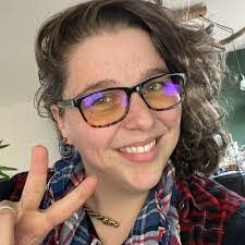 Jennifer Creighton's Instagram, Twitter & Facebook