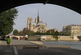 Читать книгу в оригинале на французском. Notre Dame Cathedral In Paris Before Burning The Strength Of Architecture From 1998