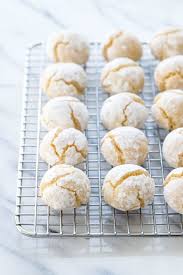 Soft Amaretti Cookies Love And Olive Oil Recipe In 2020 Italian Almond Cookies Almond Meal Cookies Amaretti Cookies
