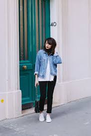 Blog Mode Paris Look Printemps 2018 Blogueuse Parisienne Mode Lifestyle Comment Porter La Veste En Jean D Homm Look Printemps 2018 Tenue Veste En Jean Mode