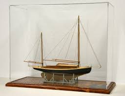 Our pristine ship display cases allow you to display your impressive model ships in style whilst protecting them from dust and debris simultaneously. The Modeller S Workshop Modeller S Workshop Mw025 Acrylic And Wood Display Case 20 L X 8 W X 17 H Inside Dimensions For Wood Ship Models