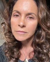 Hermosa la actriz Kimberly Dos Ramos de 32 años, la protagonista de la  telenovela “Me atrev0 a amarte”