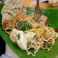 Resep pertama ini adalah getuk singkong yang biasa kamu temukan. Serba Serbi Coretan Yayuk Lezatnya Makan Gablok Pecel Dan Makanan Khas Desa Lerep Lainnya
