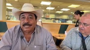 Reunión de Productores con el Ing.Cuahutemoc Ramirez Romero Secretario de  Agricultura de Michoacan