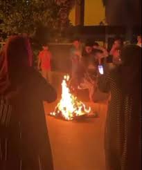 Hıdrellez denince akla ilk başta şenlik ateşi yakmak ve onun üzerinden atlamak gelir. Oqs Adbentqaqm