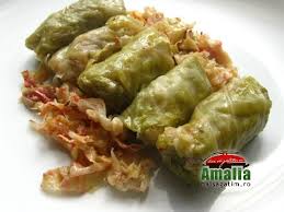 Se acopera cu un alt strat de varza tocata. Sarmale De Post Cu Ciuperci Si Orez