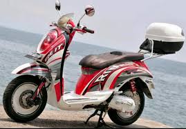 Kumpulan ide modifikasi motor honda beat paling keren terbaru ~ honda beat merupakan salah satu motor skutik paling laris yang diproduksi oleh pt ahm (astra honda motor) yang pertama kali dirilis pada tahun 2008. Modifikasi Scoopy Pake Box Oprek Motor