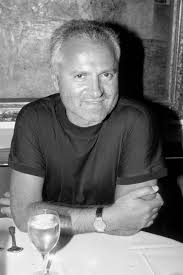 1 day ago · the south beach mansion that once belonged to gianni versace is shown before the building was auctioned off, tuesday, sept. Gianni Versace Starportrat News Bilder Gala De