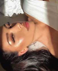 Putaonena Putaonena Aputaonena Makeuphighlighter Makeupmirror Makeuproomstudio Putaonena In 2020 Haar Und Beauty Naturliches Makeup Beauty Make Up