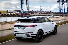 The land rover range rover evoque (generally known simply as the range rover evoque) is a series of subcompact luxury crossover suvs produced since 2011 by the british manufacturer jaguar land rover under their land rover marque. Range Rover Evoque 2020 Test Kann Er In Der Stadt Uberzeugen Speed Heads