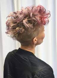 51 Schone Kurze Lockige Frisuren Tipps Fur Gesunde Kurze Locken Frisuren G Kurze Lockige Frisuren Kurze Lockige Haare Frisuren Lockige Frisuren