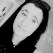 Dani Bray's Instagram, Twitter & Facebook