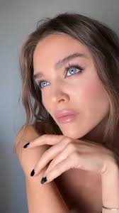 Ad A little respect 🖤 testing the most beautiful eyeshadow clutches @...