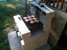She Put A Bunch Of Cinder Blocks In Her Living Room When You See Why You Ll Get Really Jealous Diy Bbq Diy Grill Cinder Block