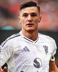 Staying in the A 📍 Nyk Sessock has signed a first-team deal with #ATLUTD  👏 Details: atlu.td/avnQ50WAga8