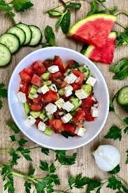 Sommerlicher Wassermelonen Feta Salat In 2020 Wassermelonen Feta Salat Melonen Feta Salat Feta Salat