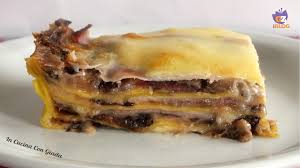 Aggiungere ogni tanto un po' di aceto balsamico per sfumare e addolcirlo. Lasagna Provola Radicchio E Speck Le Delizie Di Giada
