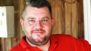 Rok temu odszedł z programu. Pokazał, jak dziś zarabia na życie